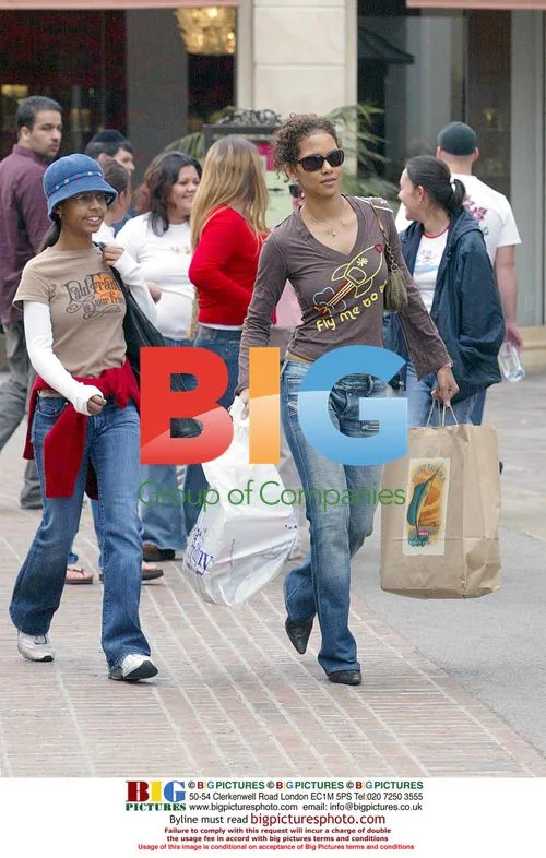 Halle Berry Christmas shopping at The Grove