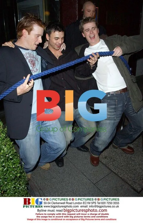 Singer Andy Scott Lee out with friends