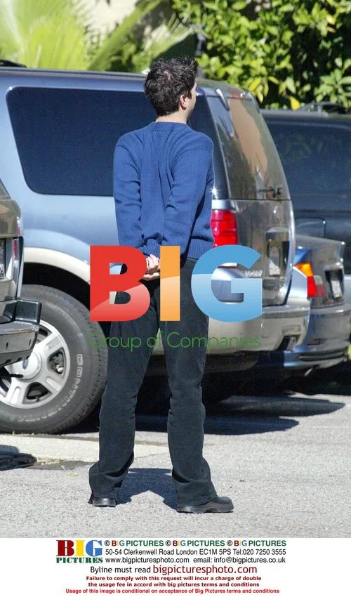 David Schwimmer Christmas Shopping