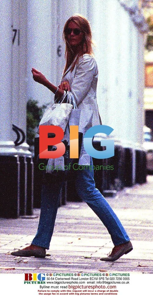 Elle McPerson Shopping in London