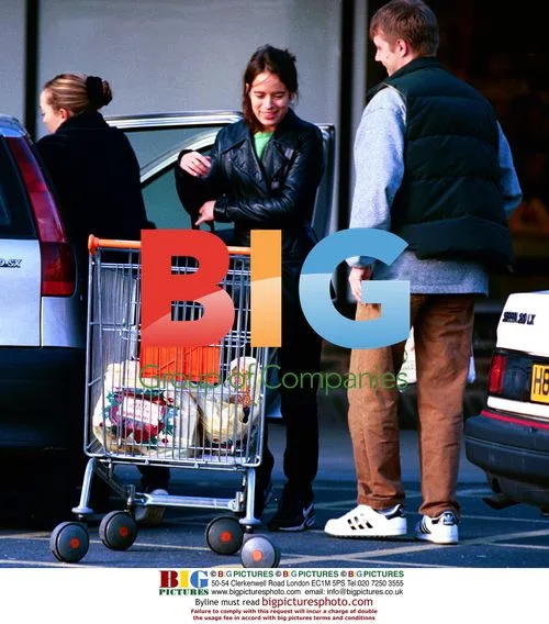 JADE JAGGER shopping with friends