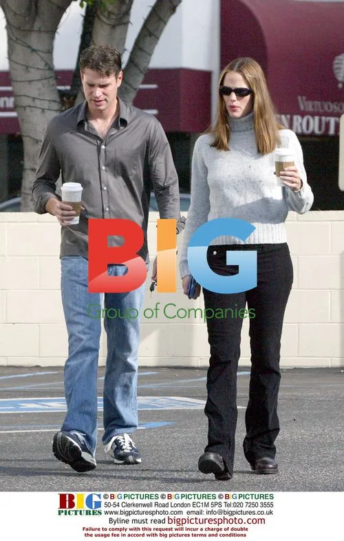 Jennifer Garner and Scott Foley go shopping in Beverly Hills