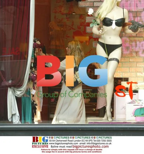 EX POP IDOL Contestants Shopping
