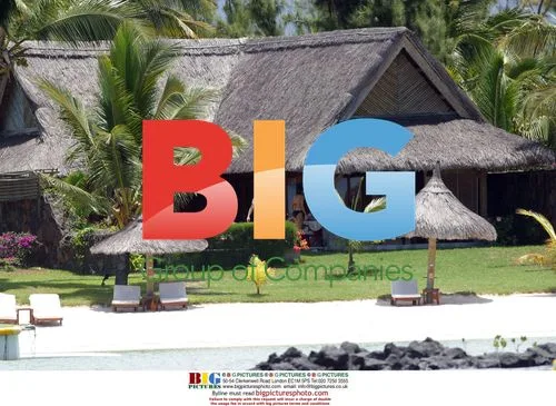 Ewan McGregor on family holiday in Mauritius