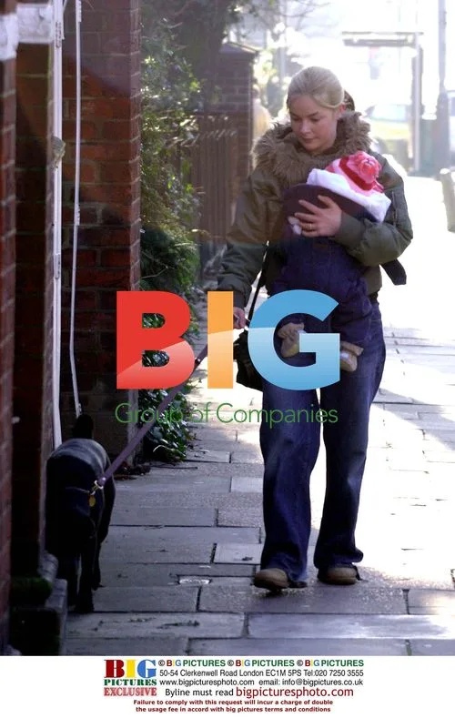 Gail Porter arrives home with daughter Honey