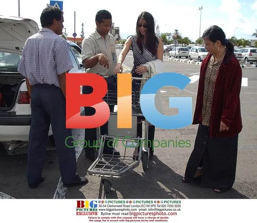 Rachel Grant Arrives in Mauritius
