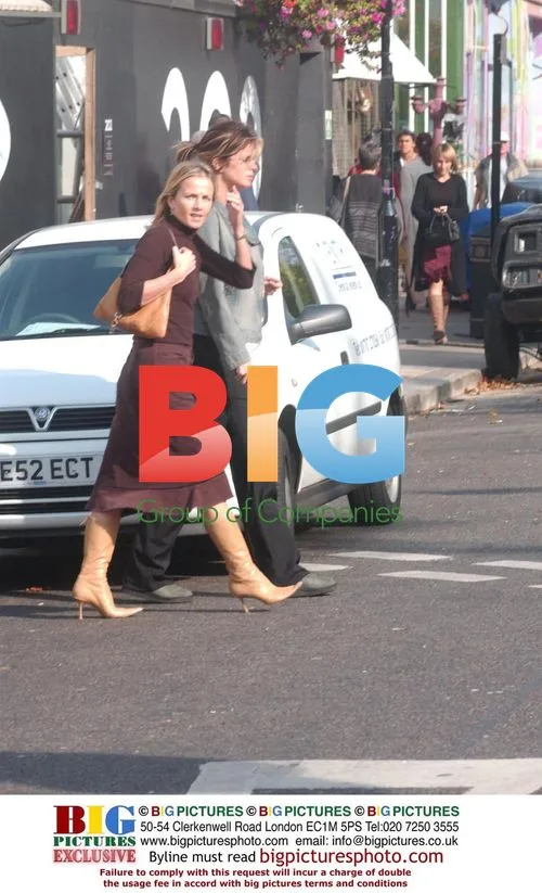 Rachel Hunter Shopping in West London