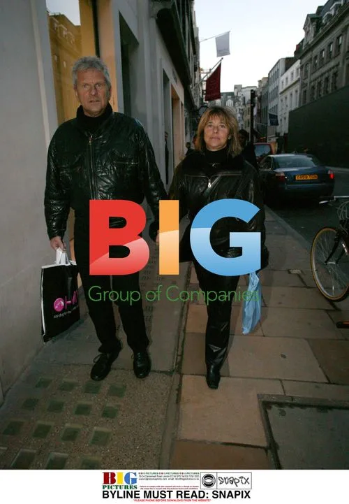 SINGER SUZIE QUATTRO SHOPPING IN CENTRAL LONDON