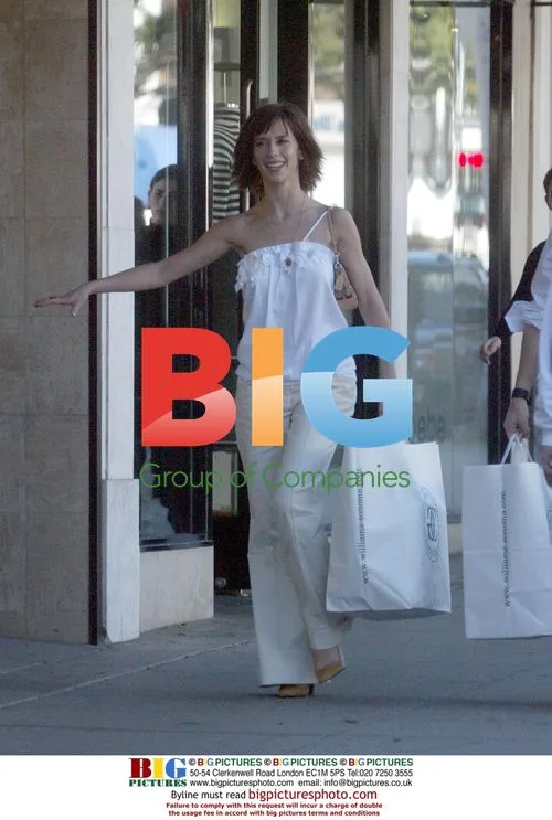 Jennifer Love Hewitt Shopping in Beverly Hills