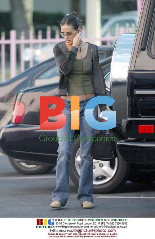 Demi Moore out shopping with daughters