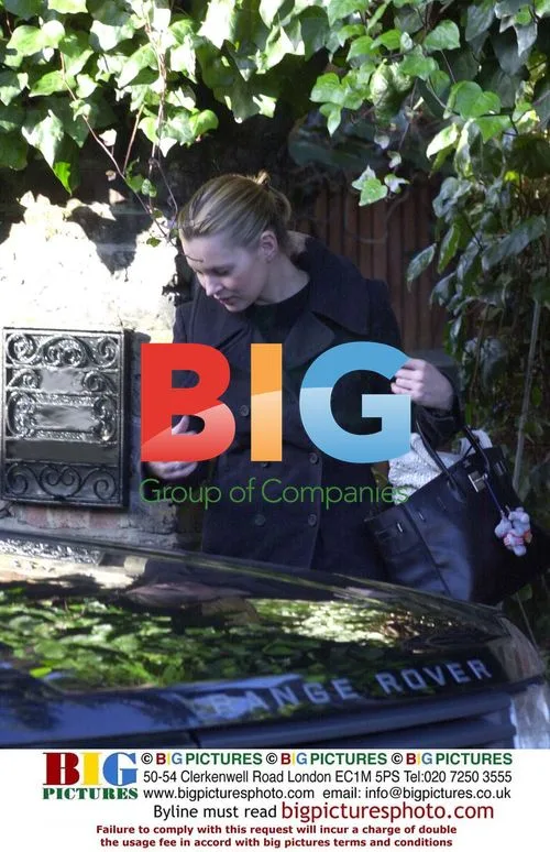 Kate Moss and boyfriend leaving with baby
