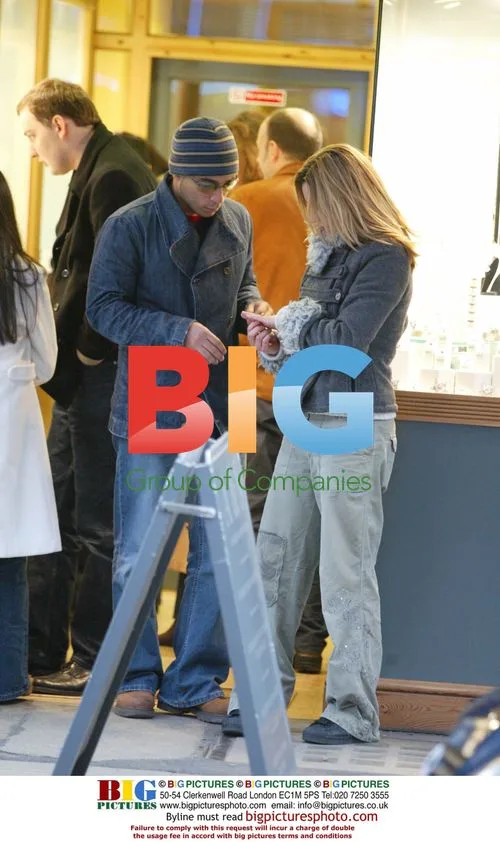 Daniel Pearce buys engagement ring in London