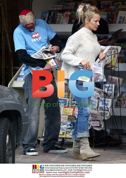 Pam Anderson and Kid Rock at Malibu Newsstand