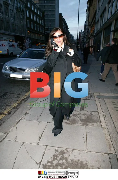 Martine McCutcheon Shopping in London