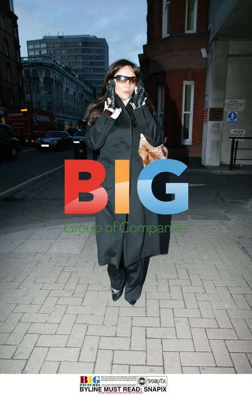 Martine McCutcheon Shopping in London