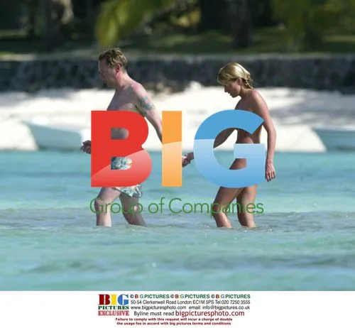 Vic Reeves and Nancy Sorrell on honeymoon in Mauritius
