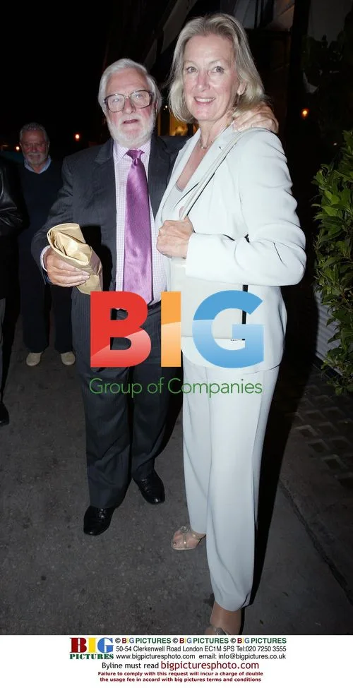 Ken Bates and wife leave San Lorenzo