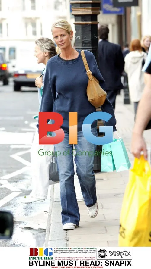 Celebrity Strolling Down Street