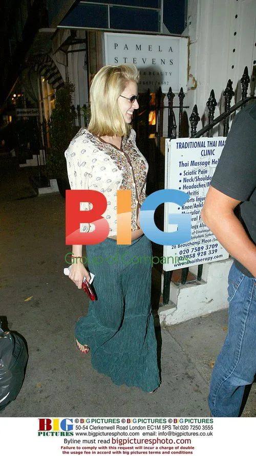 Pregnant TV Presenter Donna Air