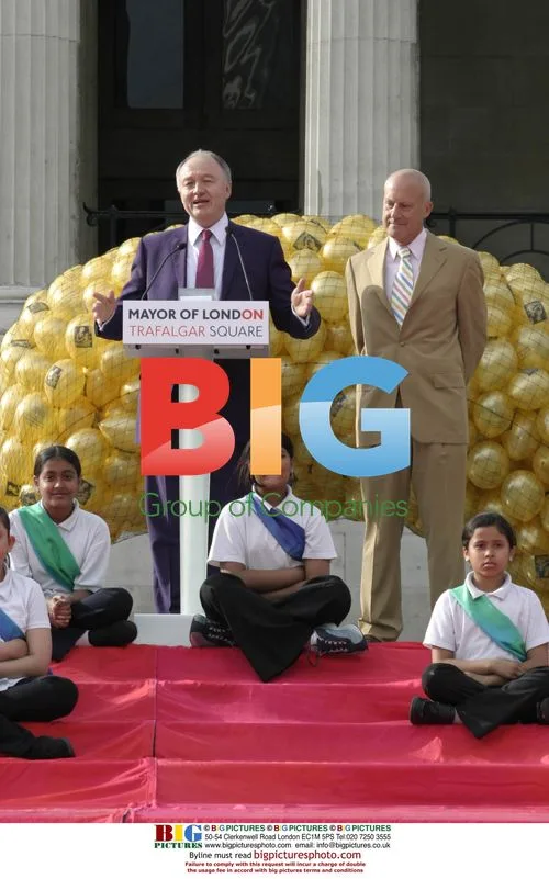 Ken Livingstone and Sir Norman Foster at Trafalger Square