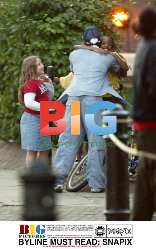 Simon Webbe Interacts with Fans