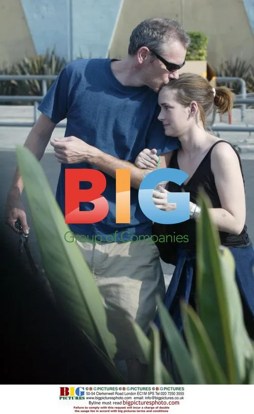 Winona Ryder and boyfriend shopping