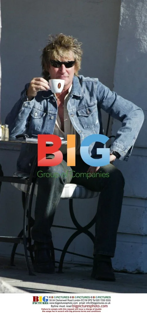 Rod Stewart shopping in downtown LA