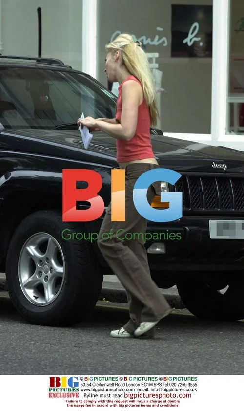 Tamara Beckwith Gets Parking Ticket