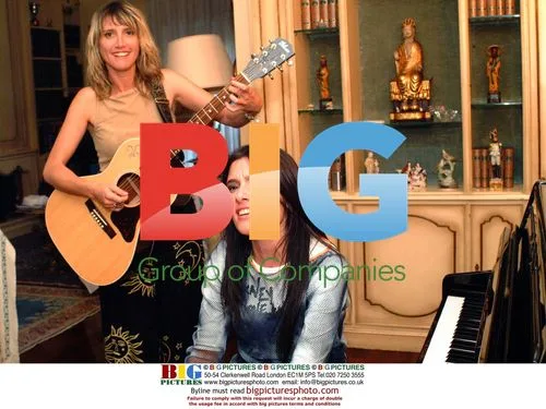 Francesca De Fazi and sister Bianka with McCartney diary