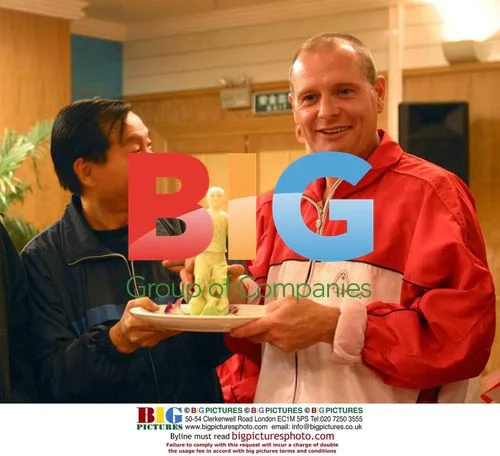 Paul Gascoigne Seen Dining in China