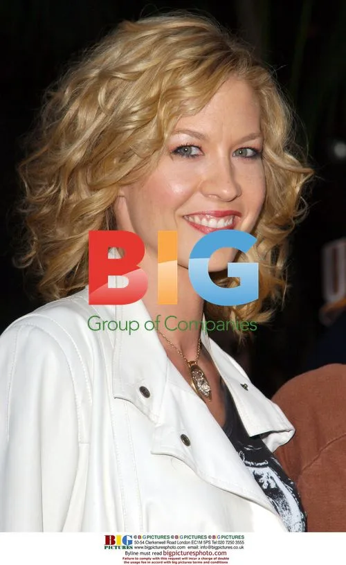 Jenna Elfman at 'Bruce Almighty' Premiere