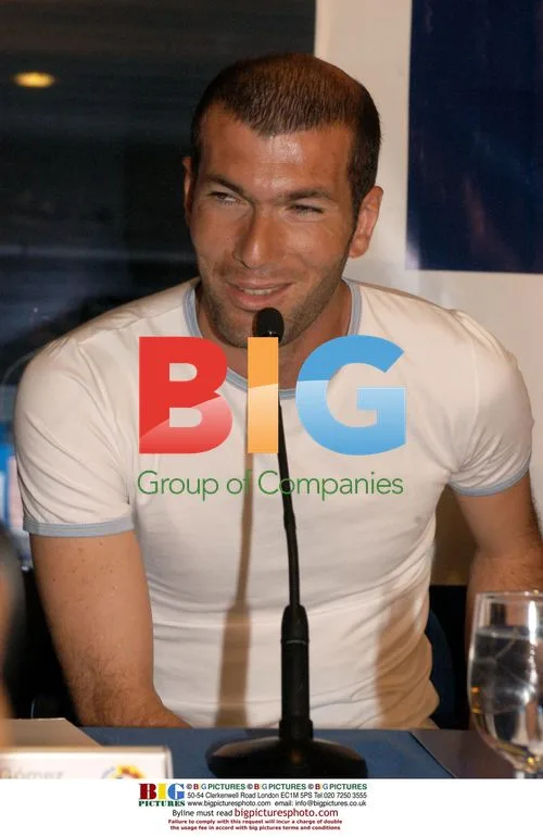 Zidane Presents Algerian Children's Camp