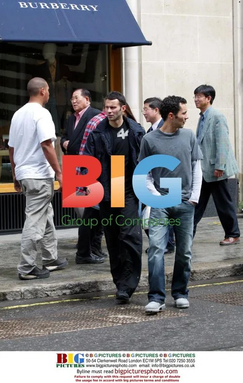 Ryan Giggs Out Shopping with Brother in London