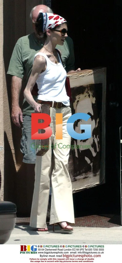 Lara Flynn Boyle Shopping in Bel-Air