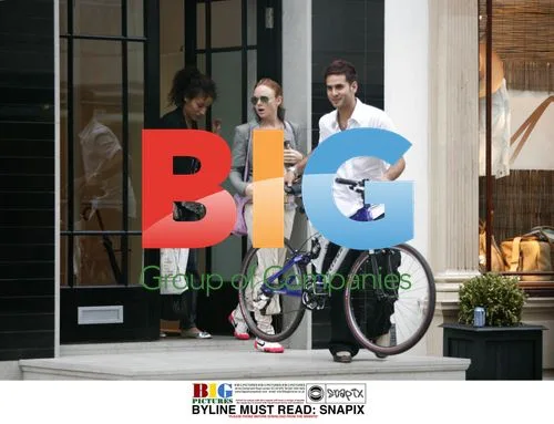 Stella McCartney Cycling to Shop
