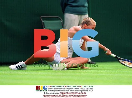 Anna Kounikova beats Testud at Wimbledon