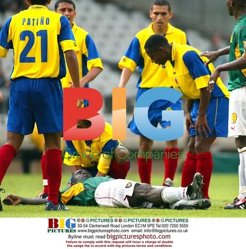 Cameroon v Columbia match, Foe collapses