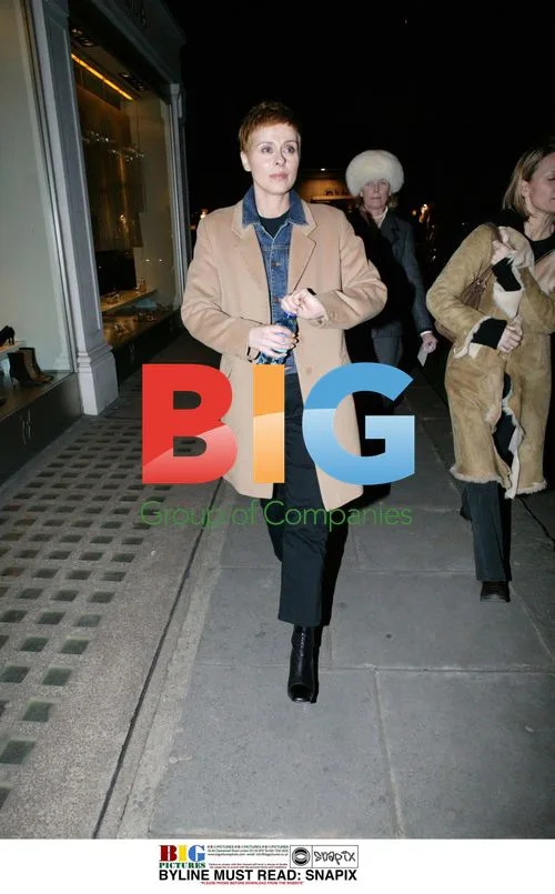 Lisa Stansfield Shopping in London