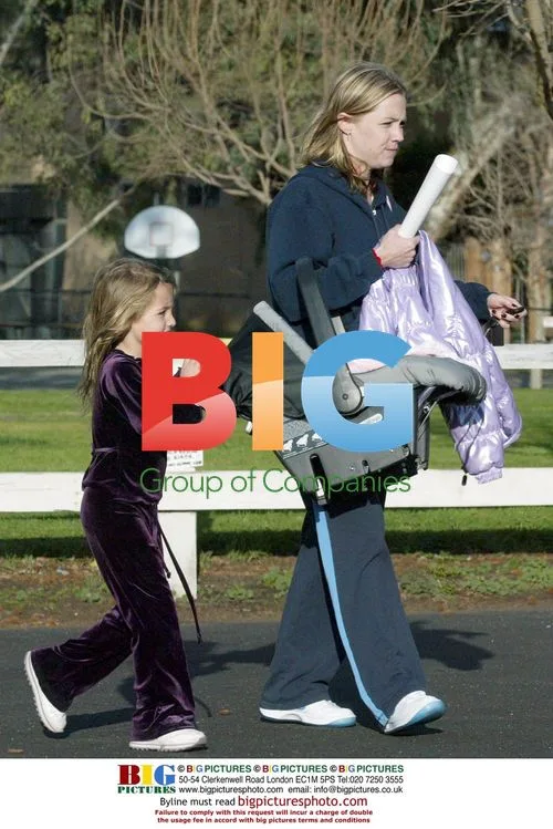 Jenny Garth Takes Family to Park