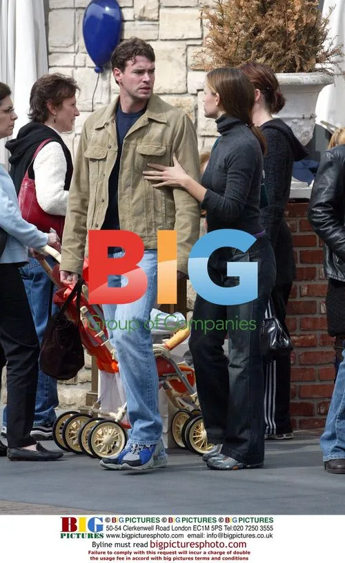 Jennifer Garner and Scott Foley shopping