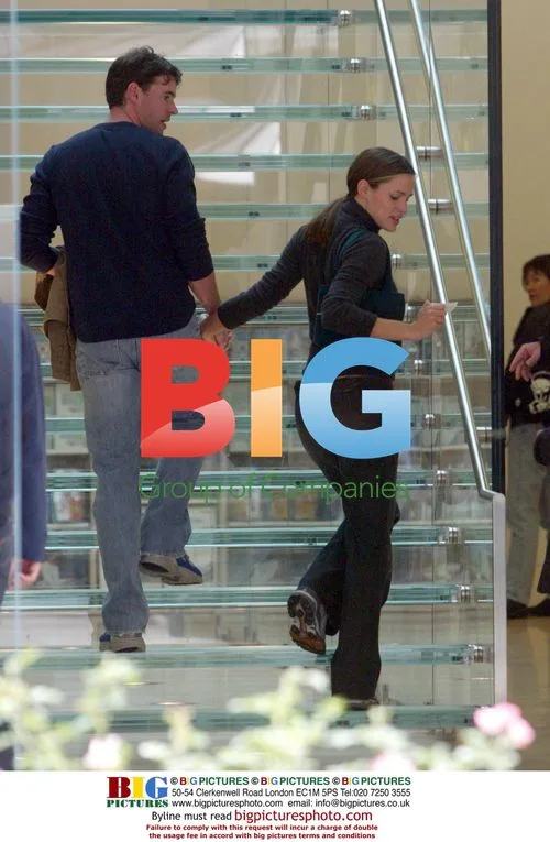 Jennifer Garner and Scott Foley Shopping