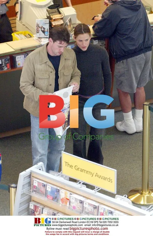 Jennifer Garner and Scott Foley shopping