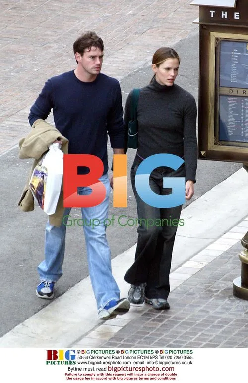 Jennifer Garner and Scott Foley shopping