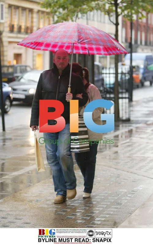 Charlie Brooks Shopping with Boyfriend