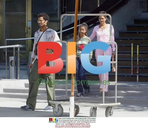 Halle Berry Leaves Hotel