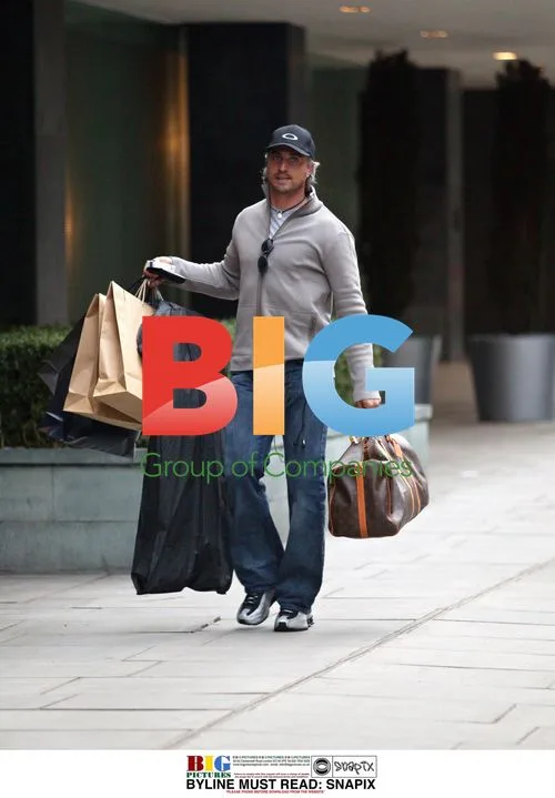 David Ginola Shopping in London