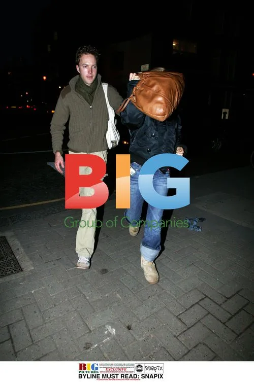 Geri Halliwell tries to hide from friend