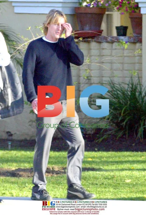 Actor Owen Wilson Appears to Have a Headache