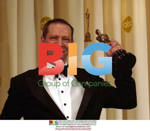 Chris Cooper with Oscar Award