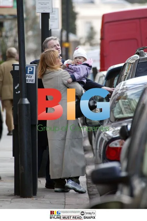 Gaby Roslin's Family Shopping Trip